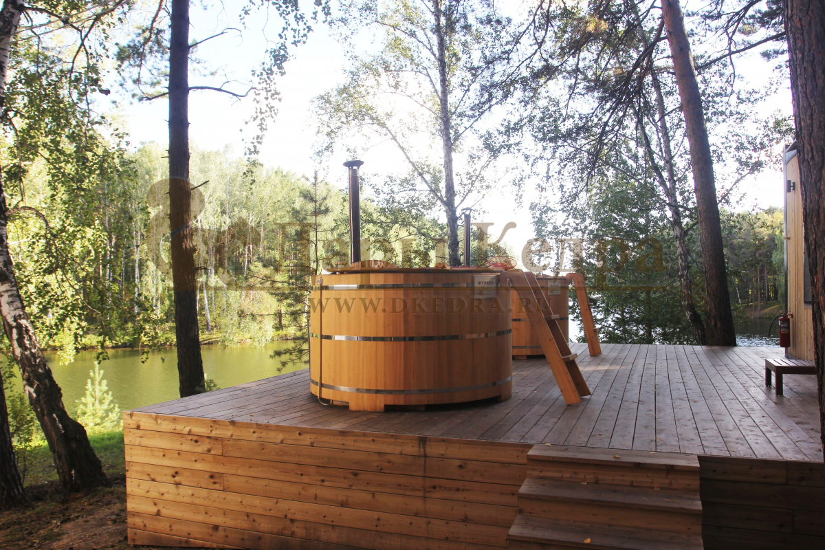 Фурако круглая из кедра со встроенной печью